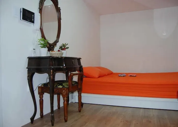 Jk House Guest house *